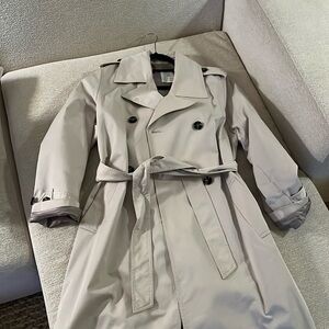 Mango trench coat in amazing condition